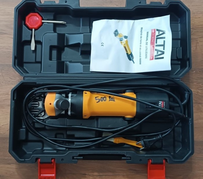Mașina electrică profesională de tuns c&acirc;ini talie mare, oi, capre (6 trepte de viteză)