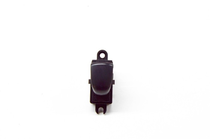 Buton geam ușă dreapta spate NISSAN JUKE F15 2017 OEM: 25411-1KL5A 16853635