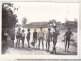 Bnk foto Murighiol - copii plecand la pescuit, Alb-Negru, Romania de la 1950, Cladiri