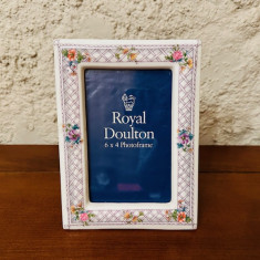 RAMA FOTO DIN PORTELAN FIN ENGLEZESC- ROYAL DOULTON H19CM