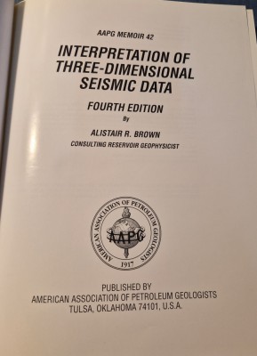Interpretation of three dimensional seismic data Alistair Brown foto