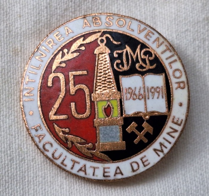 Facultatea de Mine 1968-1991, Insigna email - SUPERBA