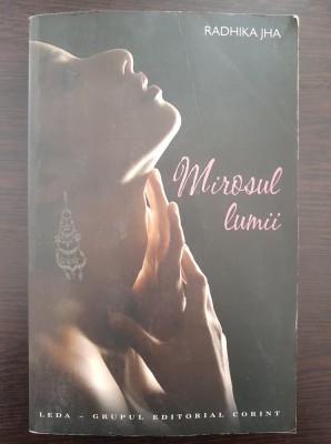 MIROSUL LUMII - Radhika Jha foto