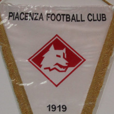 Fanion fotbal de protocol (brodat) - PIACENZA FC (Italia) dimensiuni 44x30cm)