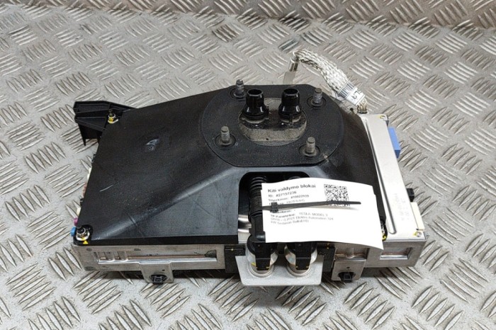 Alt modul de control TESLA MODEL 3 2021 OEM: 1566786-81-C,1465772-00-A 27157236
