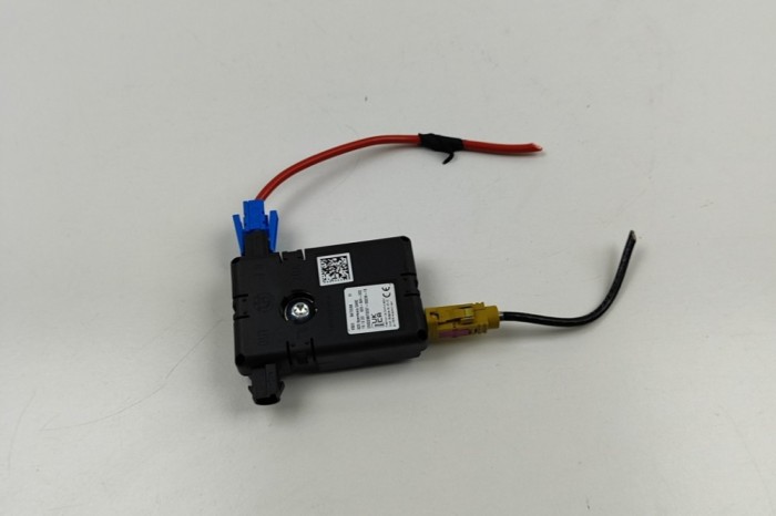 Amplificator de antena BMW 3 G20, G28 2024 OEM: 5A73DB6 30469462