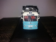 Macheta autobuz Holland Coach - 1955 - Atlas scara 1:72 foto