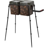 Spomb Fox MK2 Bucket Stand - Double &ndash; Suport Dublu pentru Galeti Nada cu Suport Lanseta Integrat