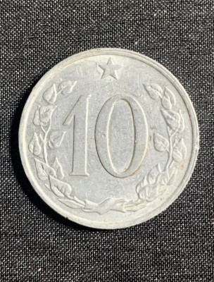 Moneda Cehoslovacia 10 haleri 1966 foto