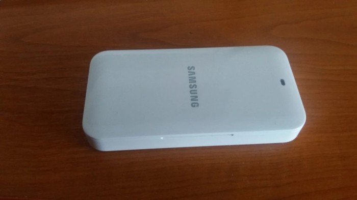 INCARCATOR PENTRU BATERIE SAMSUNG S5 MINI . MODEL INCARCATOR EP-BG800CWE
