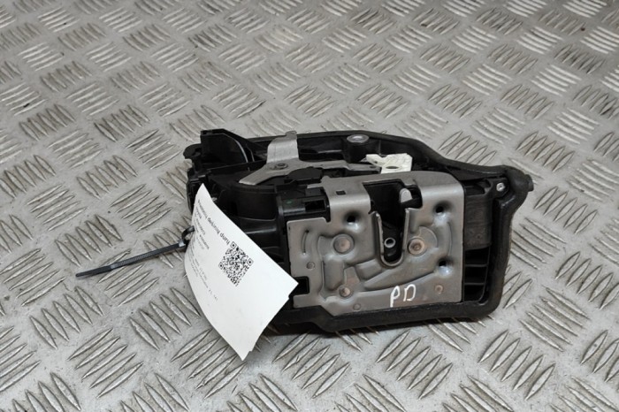 &Icirc;ncuietoare ușă dreapta față BMW X2 F39 2020 OEM: 7281936 29038812