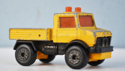 Macheta Lesney Unimog 1:76 detriorat foto