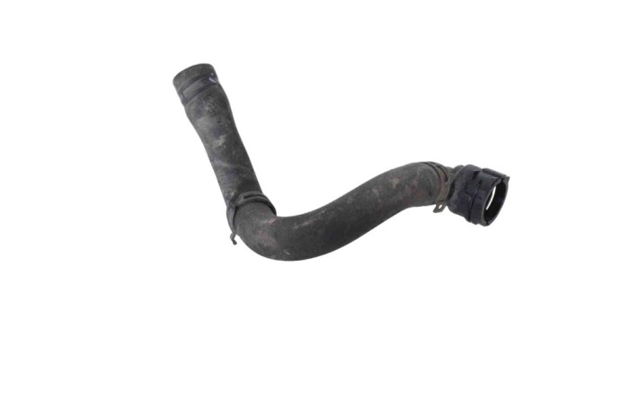 Furtun de lichid de răcire VW PASSAT B7 362 2013 OEM: 3AA122073A 18280160