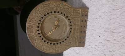 Ceas bronz cu zodiac și calendar foto