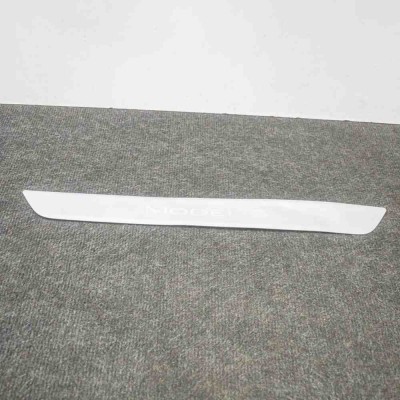 Ornament prag dreapta față TESLA MODEL 3 2018 OEM: 1090844-00-C,109084400C foto