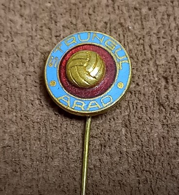 Insigna fotbal - &amp;quot;STRUNGUL&amp;quot; ARAD foto