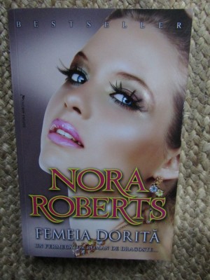 FEMEIA DORITA - NORA ROBERTS foto