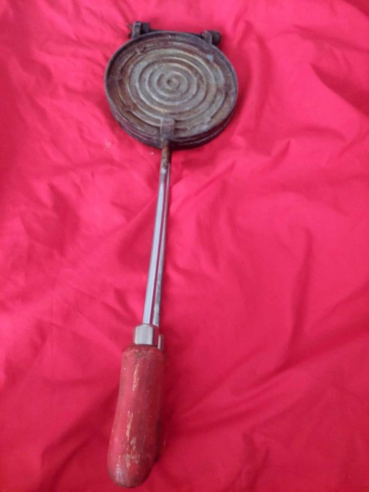 Forma de prajituri/saratele patrate-brate masive-matrita saratele veche/necurata