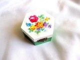 cutie lemn decorata flori colorate 38718