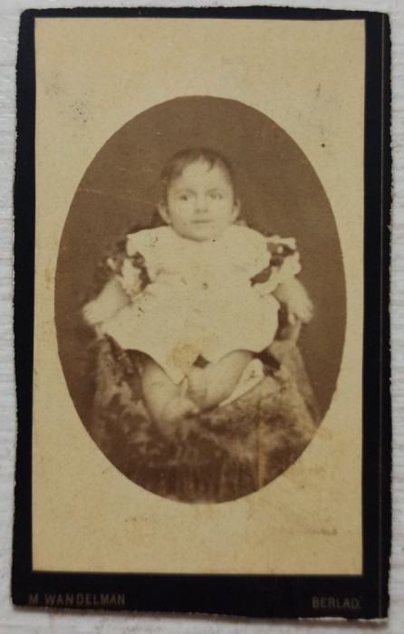 Copil in scaun// CDV M. Wandelman Berlad, Barlad