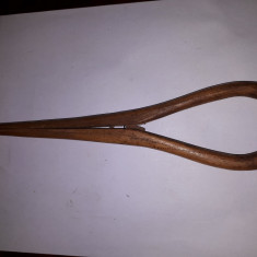 CY Instrument dispozitiv vechi din lemn pt largirea "degetelor" de la manusi (2)
