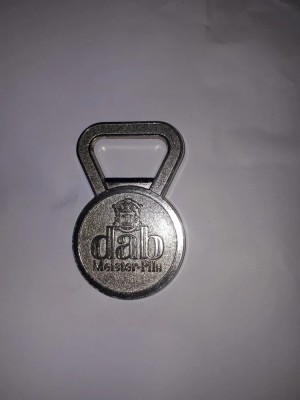 CY - Deschizator desfacator capace sticla / metal alb / bere DAB Meister-Pils foto