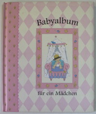 BABYALBUM FUR EIN MADCHEN ( BABIALBUM PENTRU O FETITA ) , DIE ERSTEN 5 JAHRE , 2004, TEXT IN LB. GERMANA foto