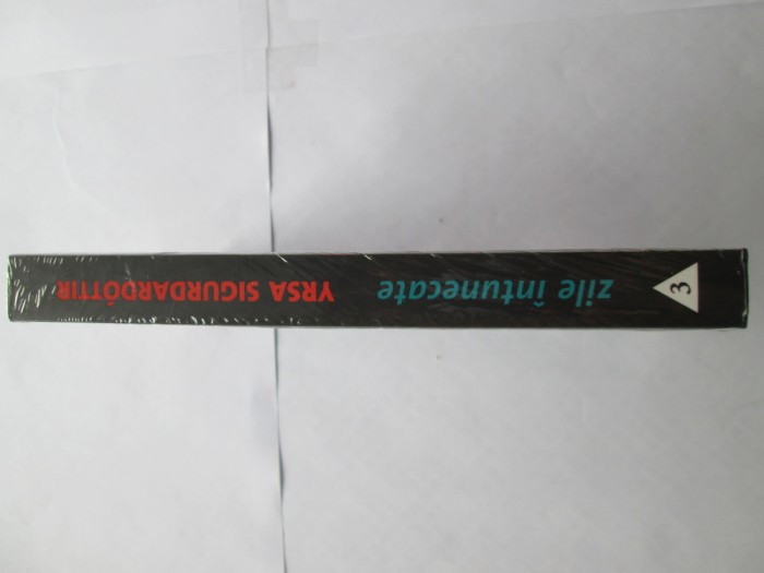 Yrsa Sigurdardottir - Zile intunecate