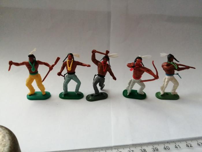 bnk jc Figurine de plastic - indieni - copii Hong Kong dupa Timpo