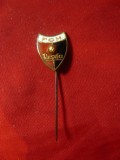 Insigna veche de fotbal- FCM Resita , metal si email ,h=1,6cm