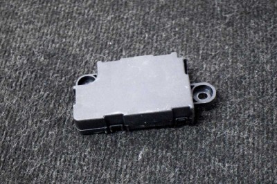 Amplificator de antena TESLA MODEL 3 2019 OEM: 955921002,1447430-00-B 11249068 foto