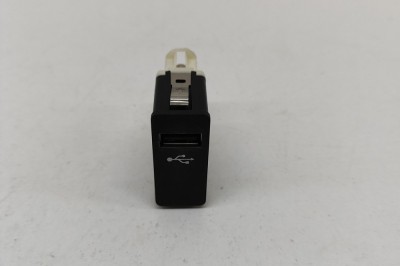 USB MINI COUNTRYMAN F60 2020 OEM: 6820397 26290265 foto