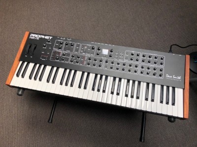 Dave Smith Prophet Rev2 foto