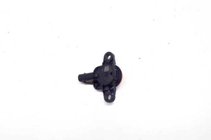 Senzor de impact st&acirc;nga față VOLVO XC40 536 2019 OEM: C83HA,31451503,0201190226 14103969