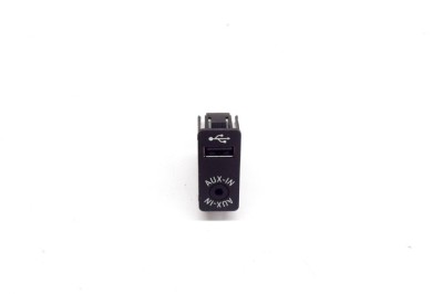 Port USB/AUX-In BMW 4 Coupe F32, F82 2014 OEM: 9229246 14386059 foto