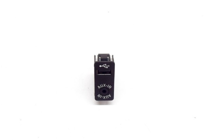 Port USB/AUX-In BMW 4 Coupe F32, F82 2014 OEM: 9229246 14386059