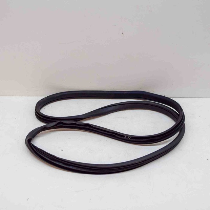 Garnitura ușă st&acirc;nga spate JAGUAR E-PACE X540 2020 OEM: J9C3-253A10-A