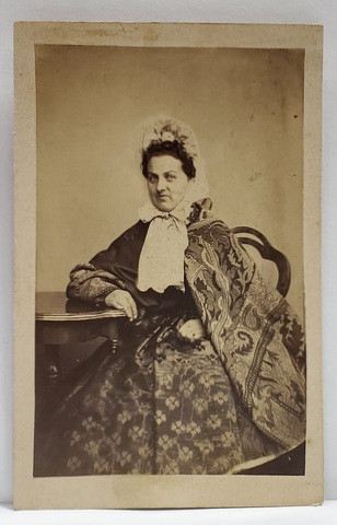 FOTOGRAF CARL BRUNNER , PISEK ( CEHIA ) , BATRANA IN STUDIO , FOTOGRAFIE TIP C.D.V. , SFARSITUL SEC. XIX