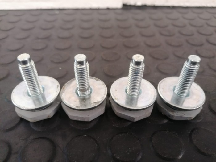 Set 4 picioare M8 filet masina de spalat DC81-01451A cod / C165