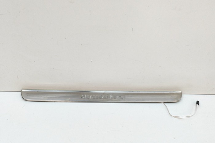 Ornament prag st&acirc;nga față MERCEDES-BENZ E Cabrio A238 2020 OEM: A2056802806,A2056802806 | 31719316