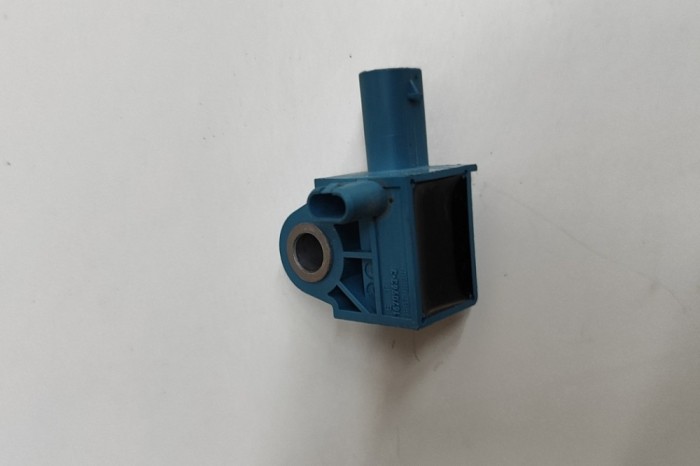 Senzor de impact dreapta față AUDI Q3 8U 2013 OEM: 5K0959351A 30772965