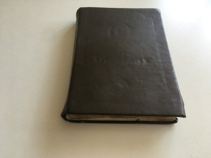LITURGHIER TIPARIT CU APROBAREA SF. SINOD SI CU BINECUVANTAREA SI OSARDIA PF JUSTINIAN EDITIA 1974