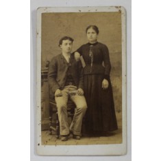 STUDIO G. CROTTA , GALLARATE , ITALIA , CUPLU , FOTOGRAFIE C.D.V. , SFARSITUL SEC. XIX