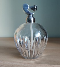 LICHIDARE! Sticla de parfum, cristal Baccarat cu marcaj - foto