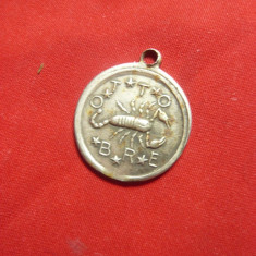 Medalion vechi - Ottobre -Zodia Scorpion , Paianjen pe revers , d= 2,2cm , metal