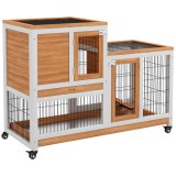 PawHut Cușcă pentru Iepuri din Lemn de Brad cu Roți, Tăvi Detașabile și Căsuță cu Rampă, 110x50x88 cm, Gri și Alb | Aosom Romania