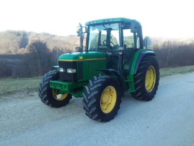 Tractor John Deere 6200 foto