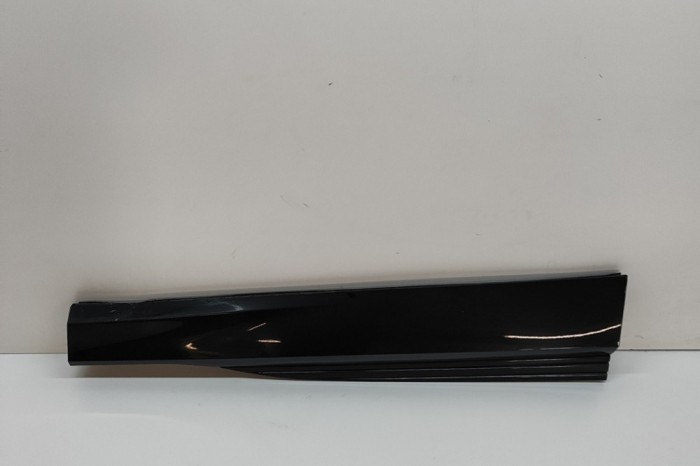 Bandou inferior ușă dreapta față AUDI E-TRON GEN 2019 OEM: 4KE853060A,4KE853960A | 28518056