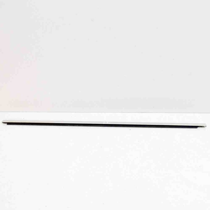 Chedar geam ușă st&acirc;nga spate VW TIGUAN AD1 2019 OEM: 5NA839475B