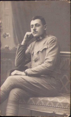 HST P236 Poză mitralior austro-ungar cu ceas de buzunar la &amp;icirc;ncheietură foto